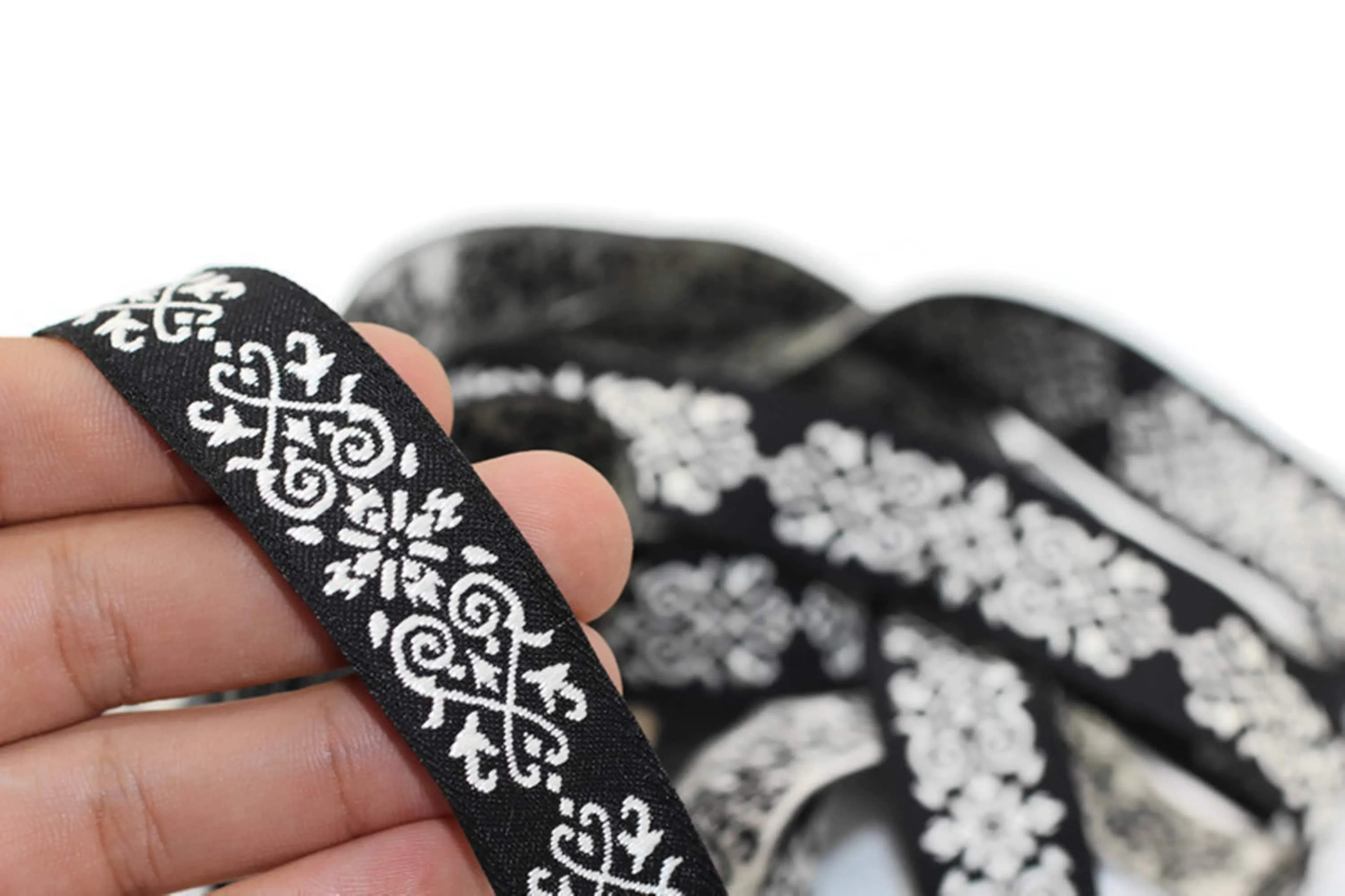 20 mm Gray-Black Victorian Jade Jacquard Ribbon 0.78 inch | Embroidered Bordure | Fabric Tapestry for Embellishment Craft Home Decor | 20271