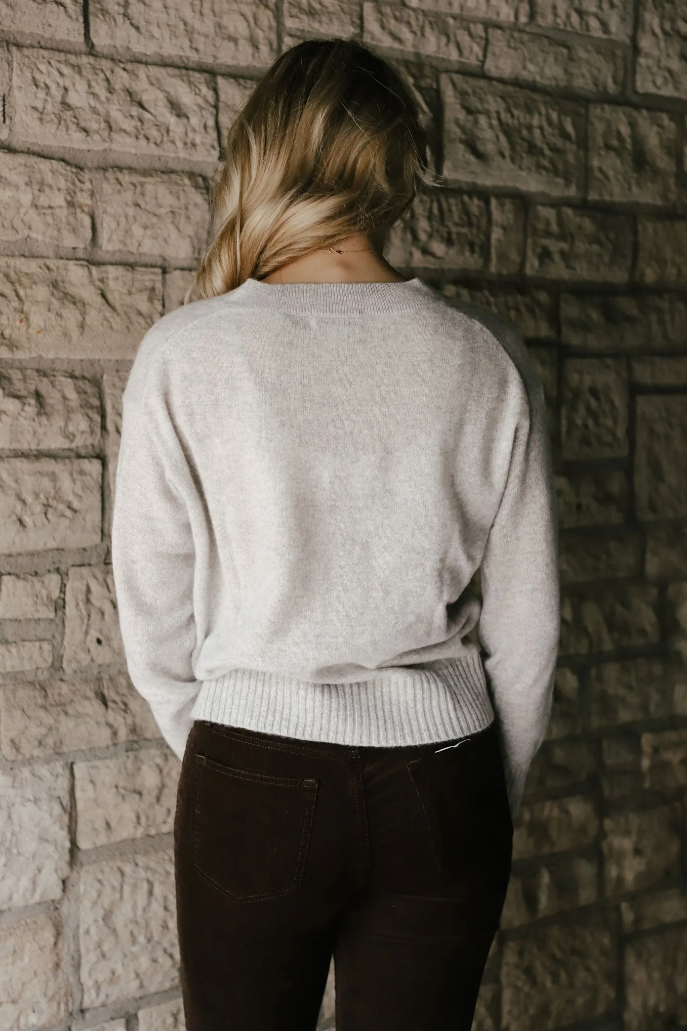 Tenlea Hunter - Cashmere Crewneck Sweatshirt in Sandwisp Heather