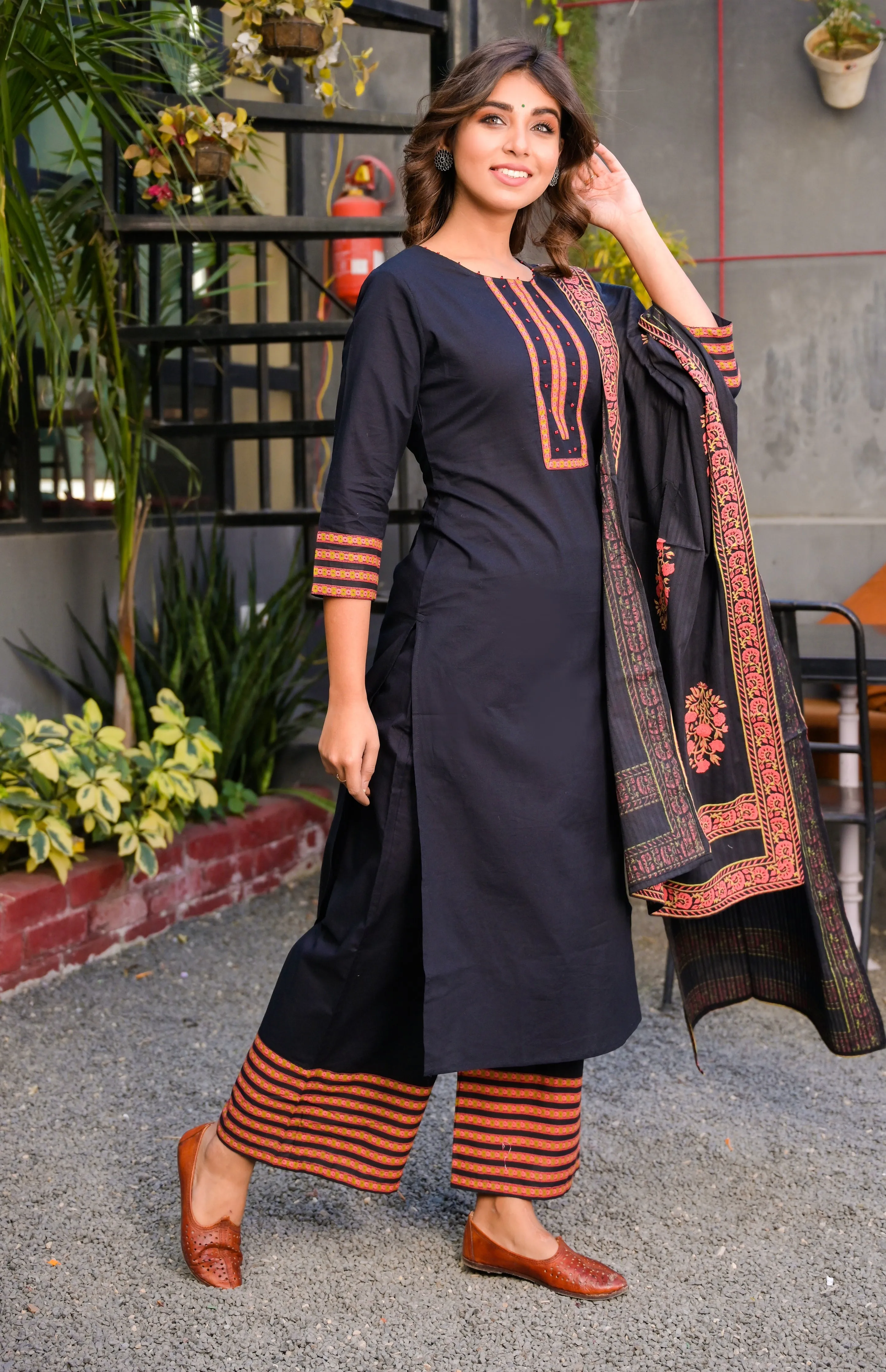 Women Black And Peach Printed Dupatta Set