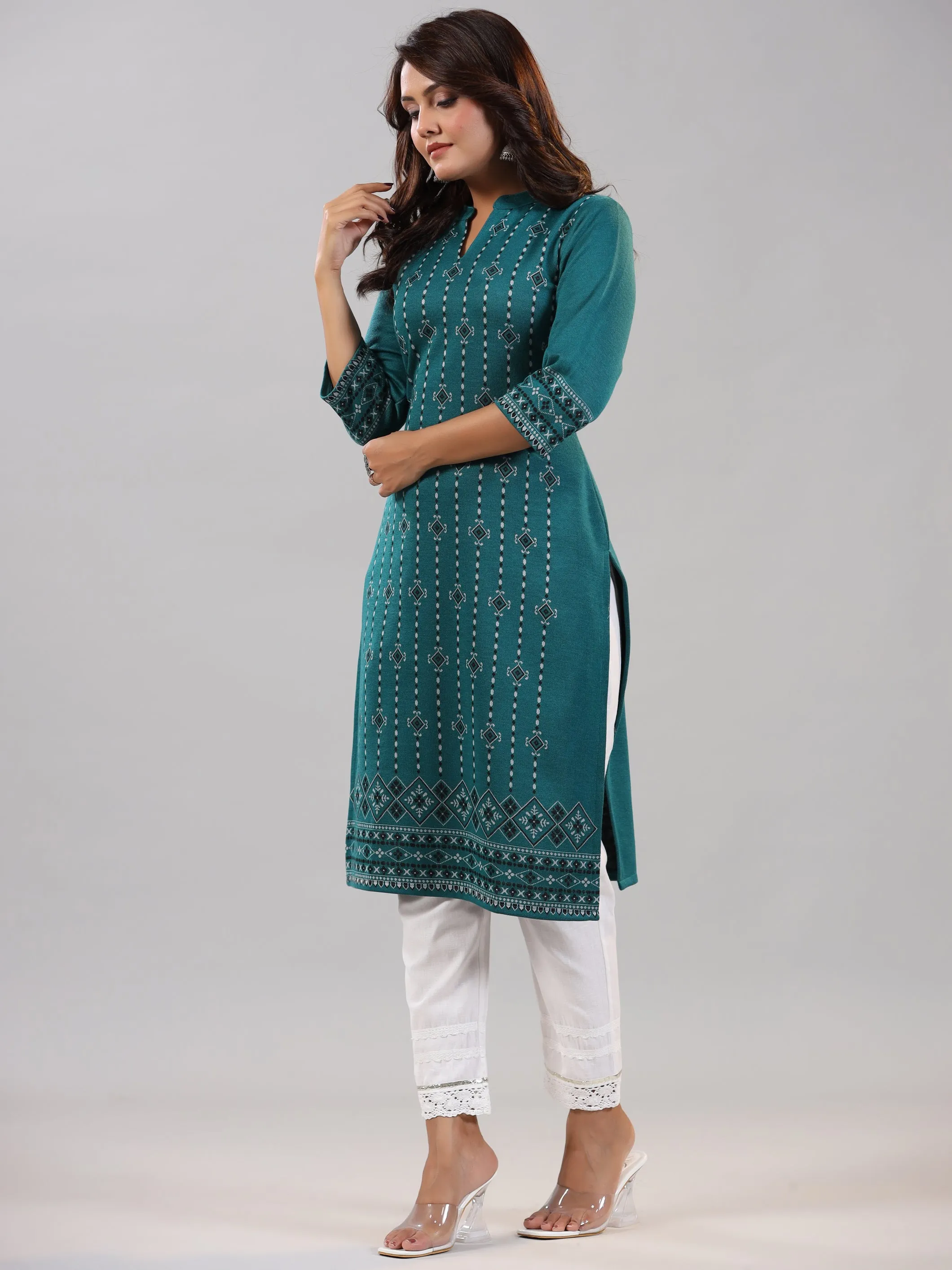 Women Teal Printed Woolen Straight Kurta