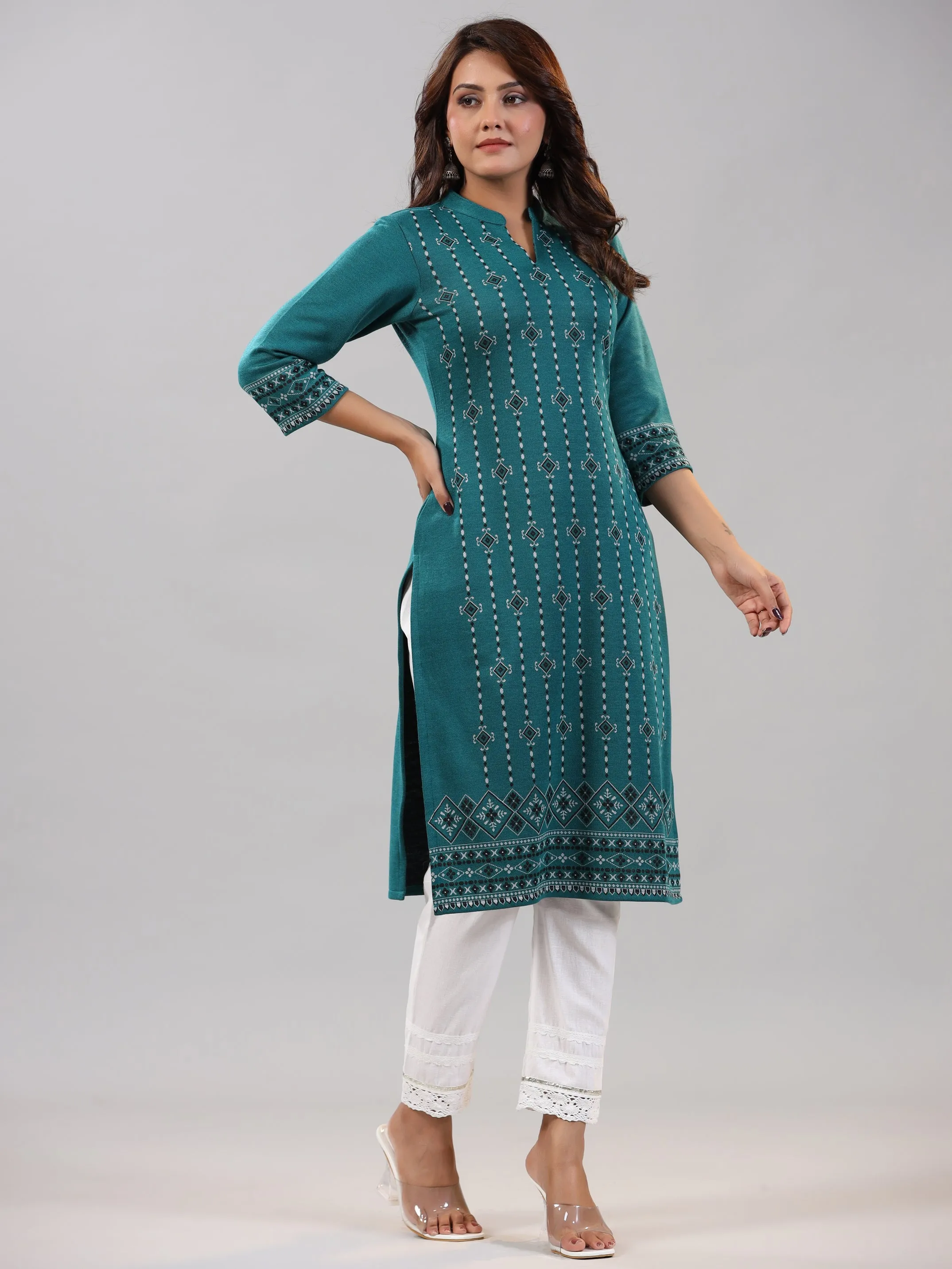 Women Teal Printed Woolen Straight Kurta